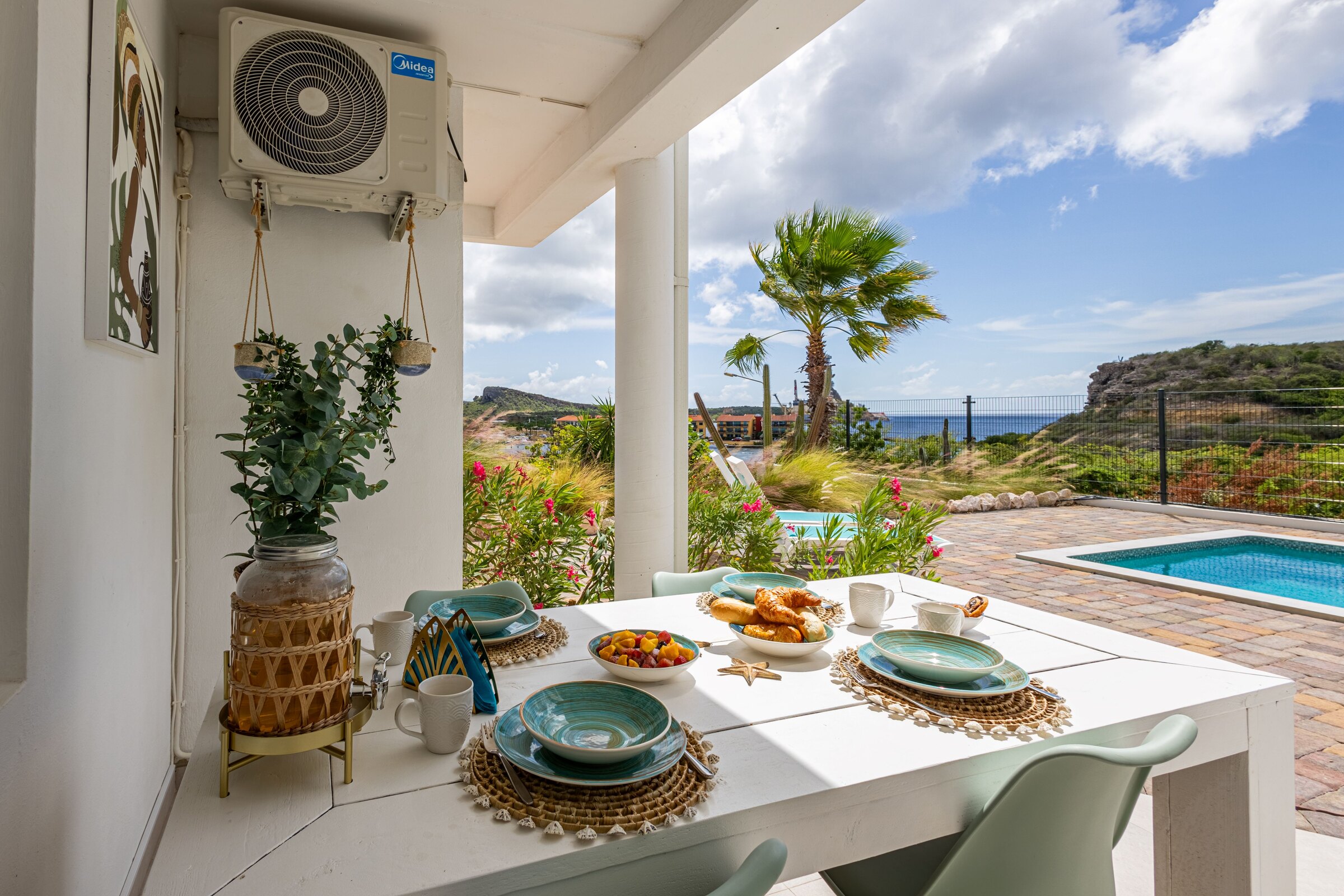 Ontbijttafel op de porch met uitzicht